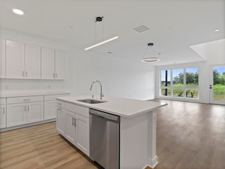 9378 S Alder Place Unit 105, Oak Creek, WI 53154