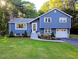 303 Oak St, Westwood, MA 02090