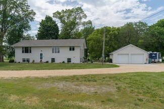 37658 410th St, Saint Peter, MN 56082