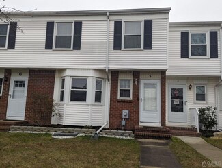 5 Begonia Ct, Sayreville, NJ 08872