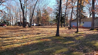 307 Oakwood Ave, Prudenville, MI 48651