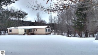 5529 Kimbal Rd, Blanchard, MI 49310