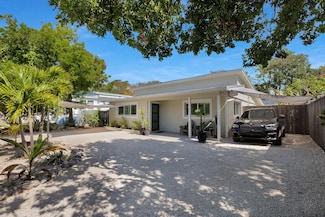 122 S Bay Harbor Dr, Key Largo, FL 33037