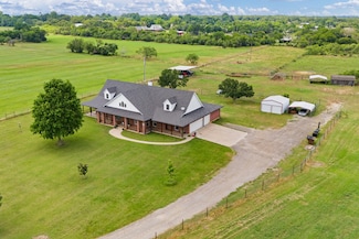 649 Arrowhead Rd, Cleburne, TX 76031