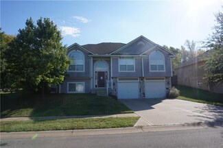 611 S Kisner Dr, Independence, MO 64056