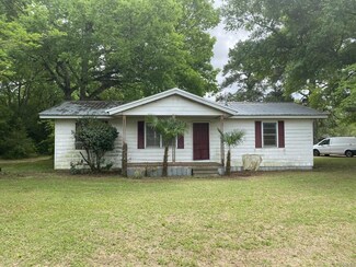 150 County Road 40 E, Deatsville, AL 36022