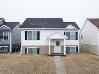 2298 57th Ave S, Fargo, ND 58104