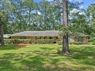 1819 Pin Oak Dr, Conroe, TX 77301