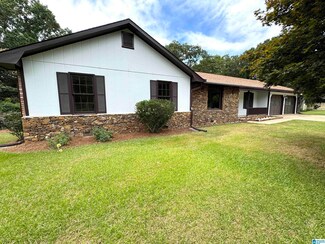 205 Sabina Dr SE, Jacksonville, AL 36265