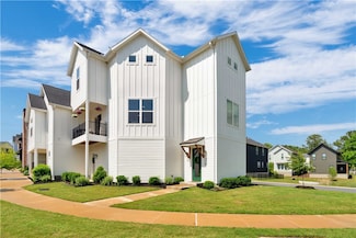 2630 N Gulley Grove Cir, Fayetteville, AR 72703