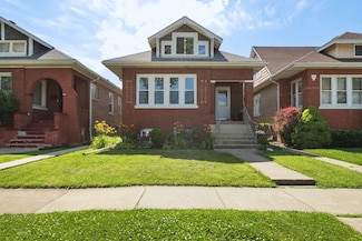 919 N Harvey Ave, Oak Park, IL 60302