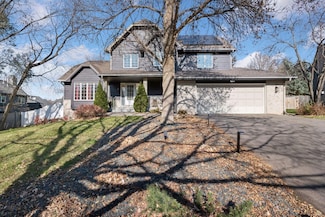 12634 Hilloway Rd W, Hopkins, MN 55305