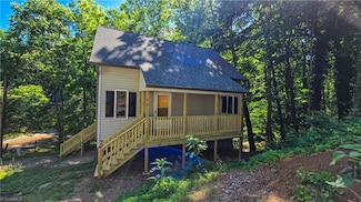 3133 Russell Way Ln, Winston Salem, NC 27127