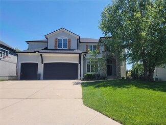 5809 Aminda St, Shawnee, KS 66226
