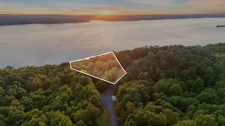 1035 Forrest Crossing, Waverly, TN 37185
