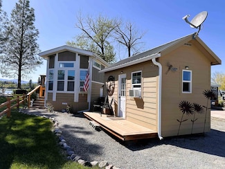 321 Guinevere Dr, Usk, WA 99180