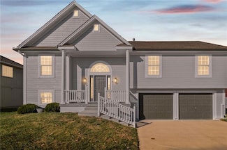 1210 NW Walnut Ct, Grain Valley, MO 64029