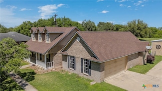 331 Lakeshore Dr, Victoria, TX 77905