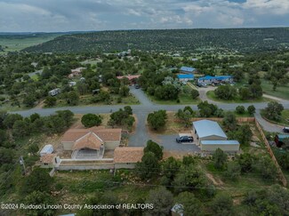 165 Crest View Rd, Capitan, NM 88316
