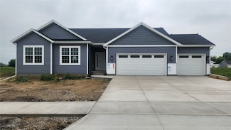 225 Meadows Field Dr NE, Cedar Rapids, IA 52302