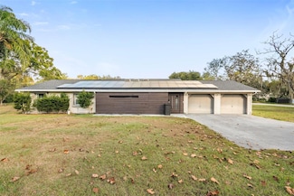 2406 Meadowbrook Dr, Lutz, FL 33558