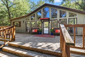 180 Elmwood Ln, Holly Lake Ranch, TX 75765