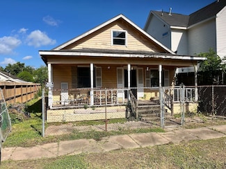 217 N Everton St, Houston, TX 77003