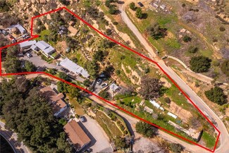 681 Box Canyon Rd, Canoga Park, CA 91304