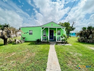 28 N Blackburn Ave, Port Lavaca, TX 77979