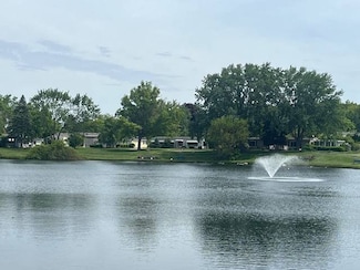 206 Flicker St, Rochester Hills, MI 48309