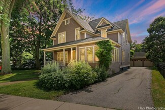 409 S Main St, Wauconda, IL 60084