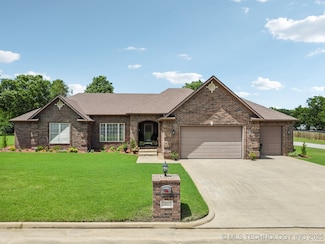 2207 Fieldstone Ct, Okmulgee, OK 74447