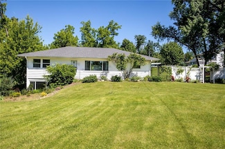 2930 30th Street Dr SE, Cedar Rapids, IA 52403
