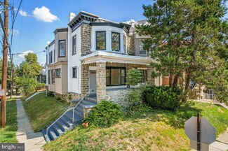 929 W Duncannon Ave, Philadelphia, PA 19141