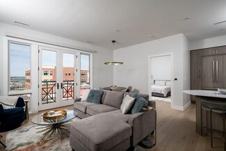 10 Shipyard Dr Unit 304, Hingham, MA 02043