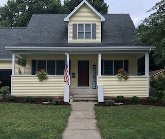 607 S 6th St, Oregon, IL 61061