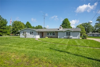 300 Olive St, Watson, IL 62473