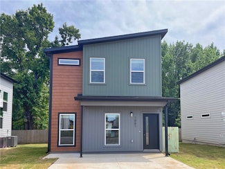 1061 Reading Railroad Ln, Centerton, AR 72719