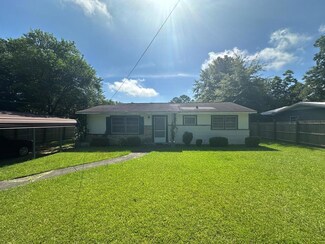 1205 Bradley Rd, Dothan, AL 36301