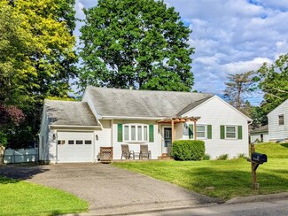 29 Frederick Dr, Apalachin, NY 13732