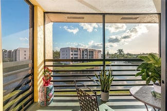 10442 Sunrise Lakes Blvd Unit 305, Sunrise, FL 33322
