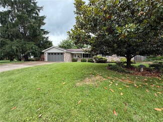 2111 S Lakeman Dr, Bellbrook, OH 45305
