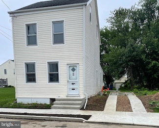 1417 E 13th St, Crum Lynne, PA 19022