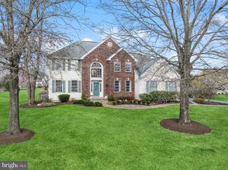 4 Willow Ct, Cranbury, NJ 08512