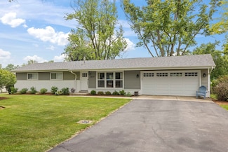 26W079 Thomas Rd, Wheaton, IL 60187