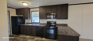45 Armstrong Ave Unit 45, Flushing, MI 48433
