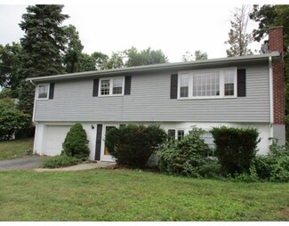 6 Vega Ln, Worcester, MA 01605