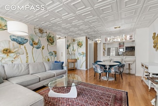 30 W 61st St Unit 29E, New York, NY 10023