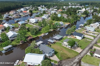 6117 Kiowa St, Kiln, MS 39556