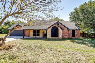 1102 E 6th St, Springtown, TX 76082